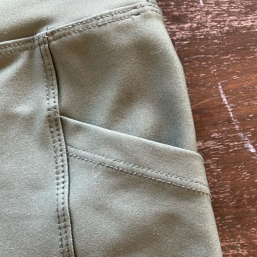 2 Balance Collection Gray and Green Bike Shorts - Picture 7 of 8